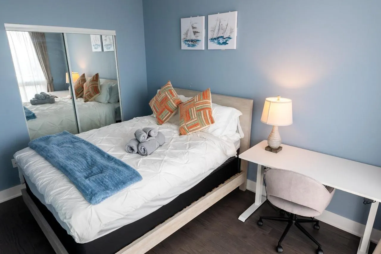 Luxury View In Toronto Downtown 3 Bedroom 2.5 Bathroom 1 Parking 0*,