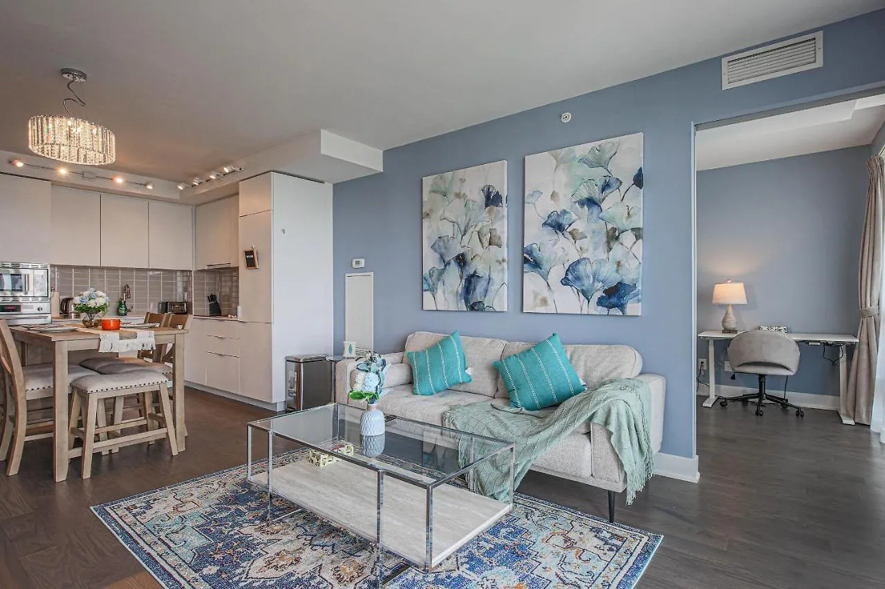 Luxury View In Toronto Downtown 3 Bedroom 2.5 Bathroom 1 Parking