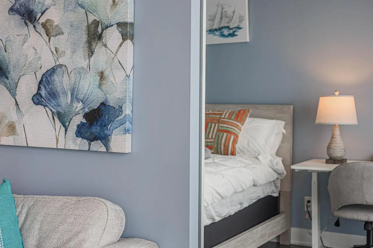 Apartment Luxury View In Toronto Downtown 3 Bedroom 2.5 Bathroom 1 Parking